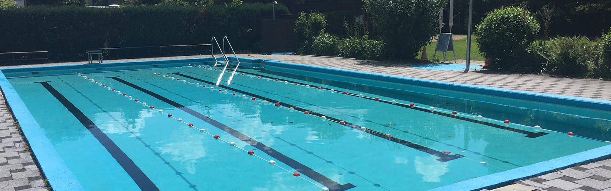 Wassersport Westend e.V. Frankfurt – Schwimmbad auf dem Vereinsgelände